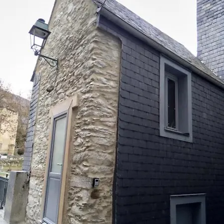 La « cabaneste » Dans *