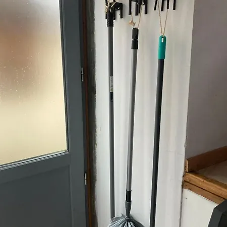 La « cabaneste » Dans *