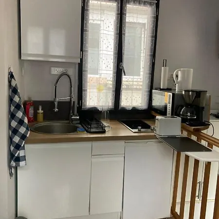 Holiday home La « cabaneste » Dans