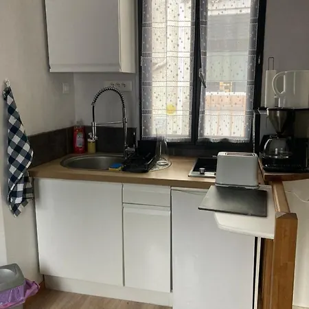 La « cabaneste » Dans