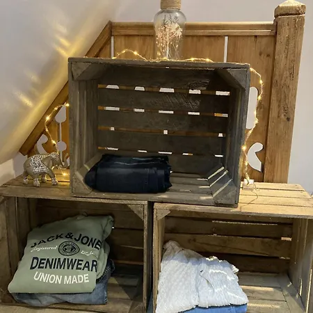 Holiday home La « cabaneste » Dans