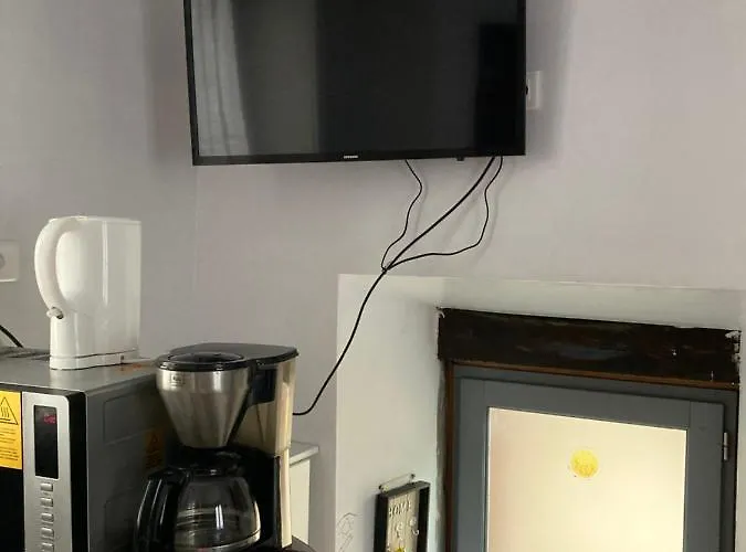 La « cabaneste » Dans