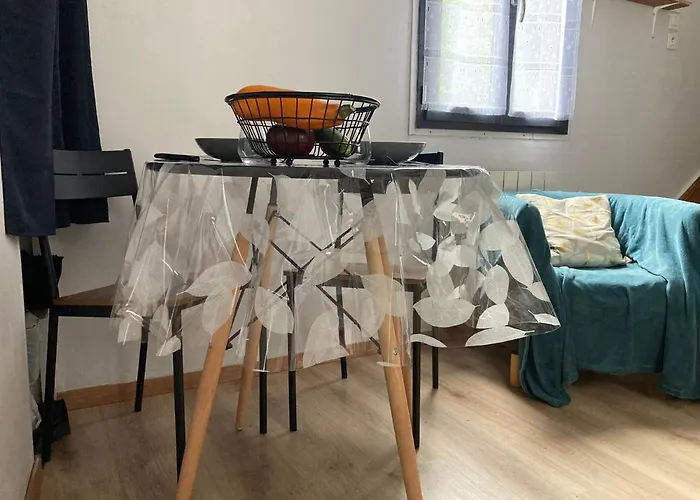 La « cabaneste » Dans *